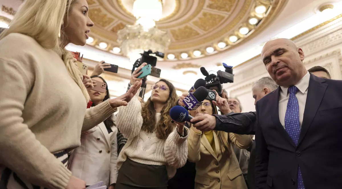 scandal Senat Bolojan