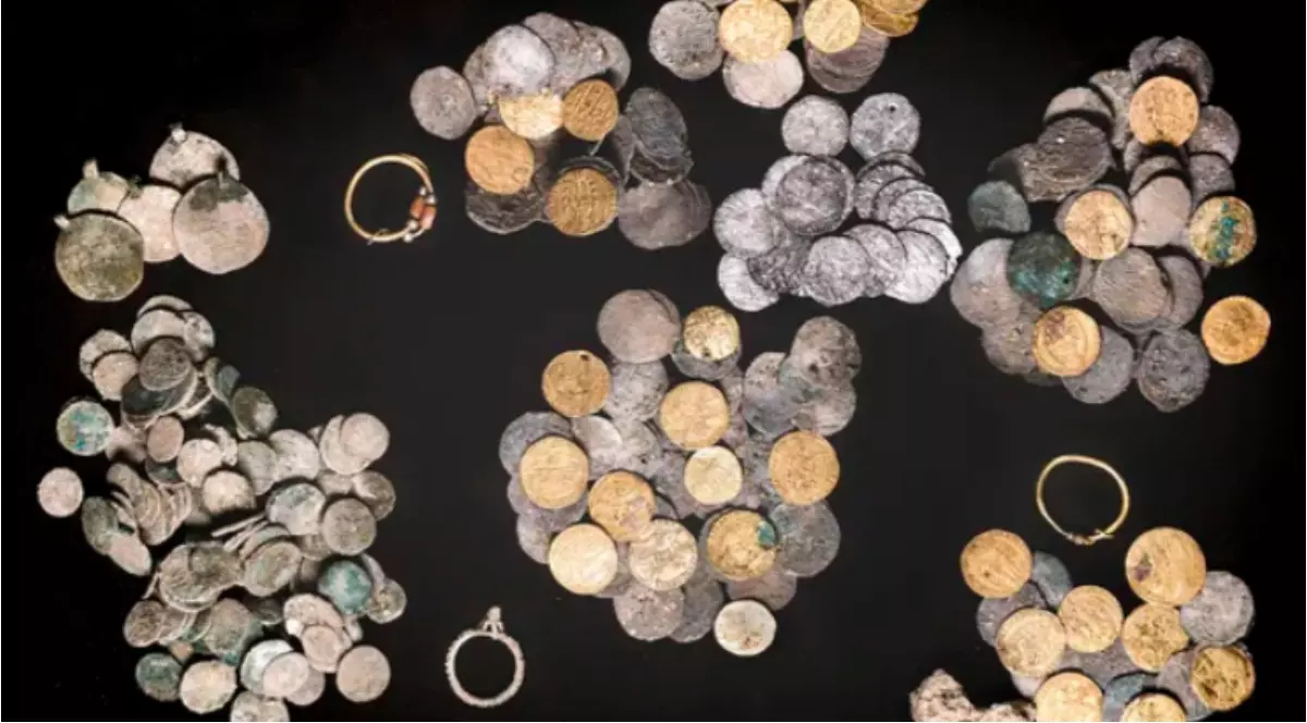 Un tezaur de sute de monede de aur și argint, din secolul al 15- lea, a fost găsit într-o sinagogă veche lângă Marea Galileei