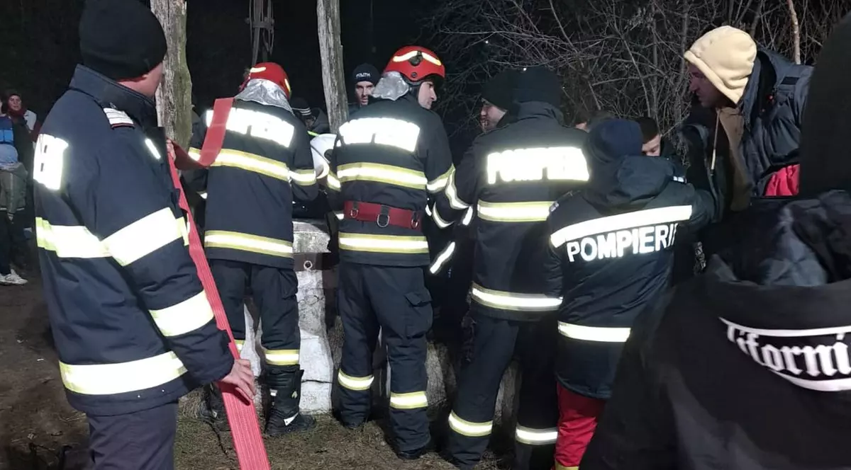 Un bărbat a căzut într-o fântână în Dolj în timp ce o păzea, un obicei tradițional de Bobotează în Oltenia