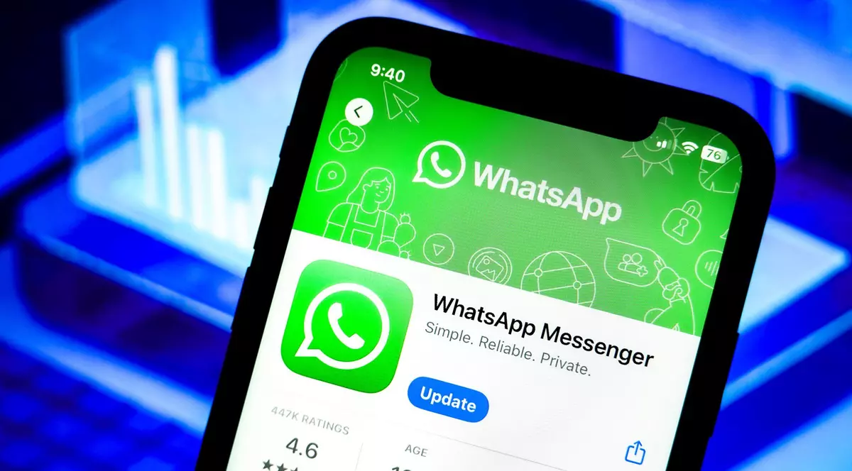 Aplicația Whatsapp, pregătită de update pe un iPhone.