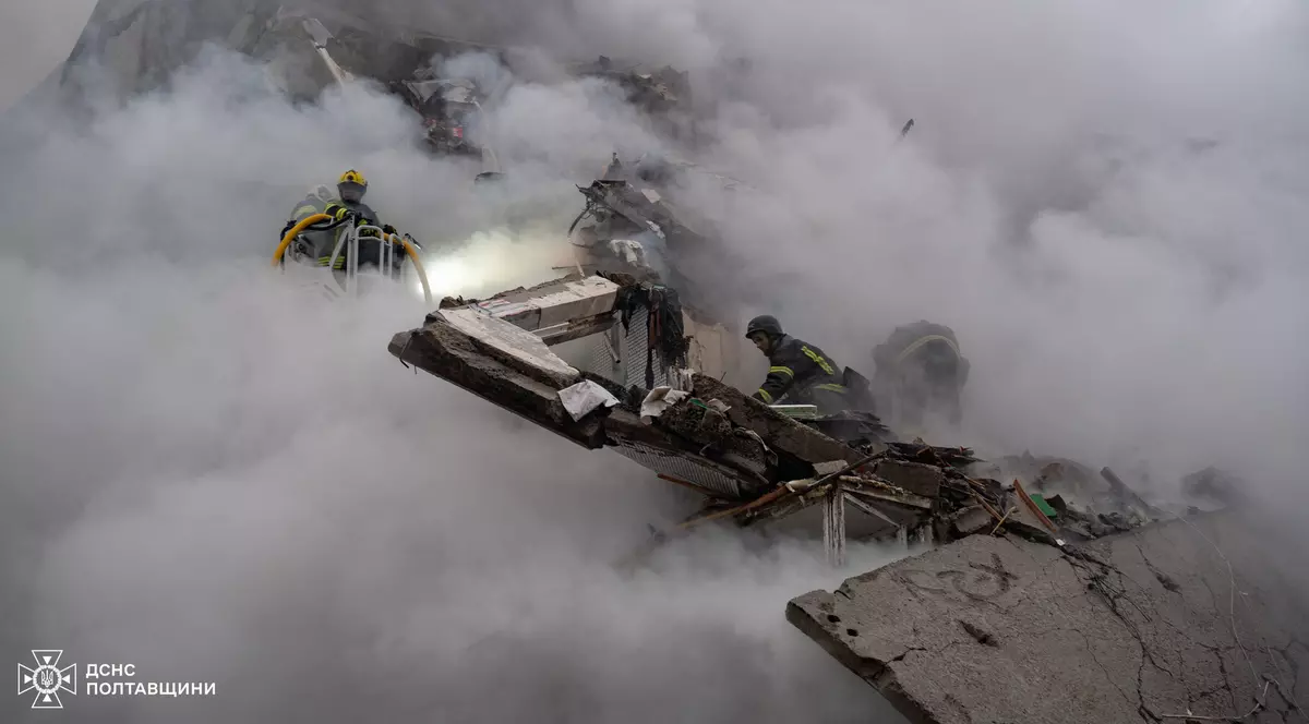 blocul cu 5 etaje din Poltava lovit de po rachetă rusească