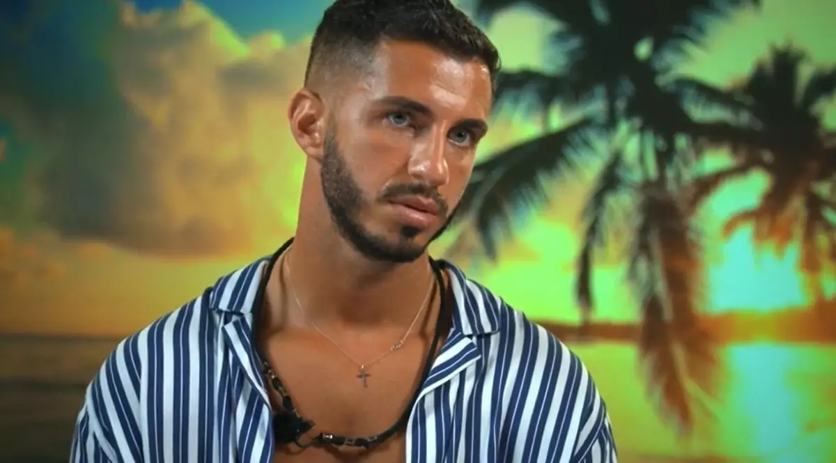 Alin Simoiu, fostă ispită masculină la Insula Iubirii, emisiune difuzată de Antena 1