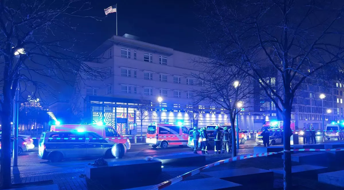 Atac cu cuțitul la Berlin Foto: X @jreichelt