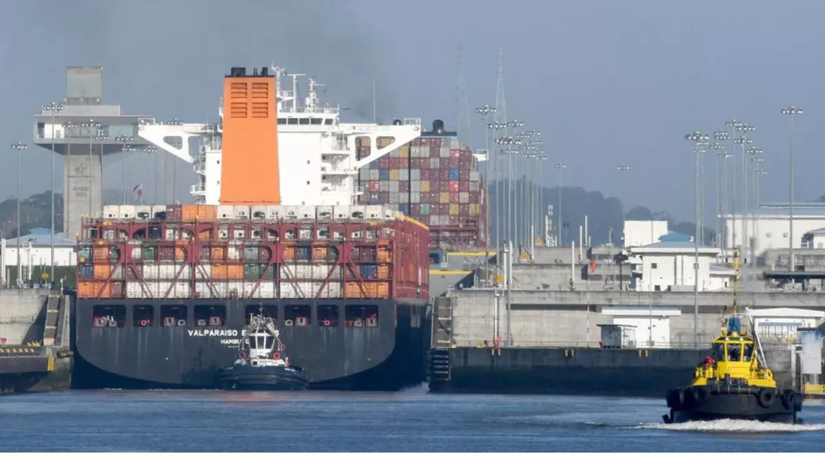 nave de transport maritim în Canalul Panama, Panama City din SUA - 13 ianuarie 2025