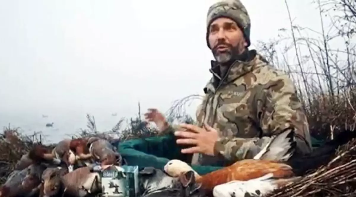 Donald Trump Jr. Alături de rata protejata pe care a impuscat-o