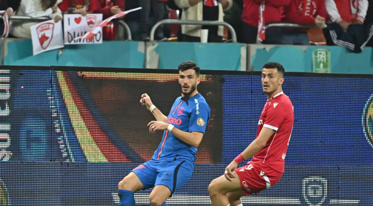 Mihai Popescu (FCSB) și Astrit Selmani (Dinamo) într-un meci din Cupa României, ediția 2024