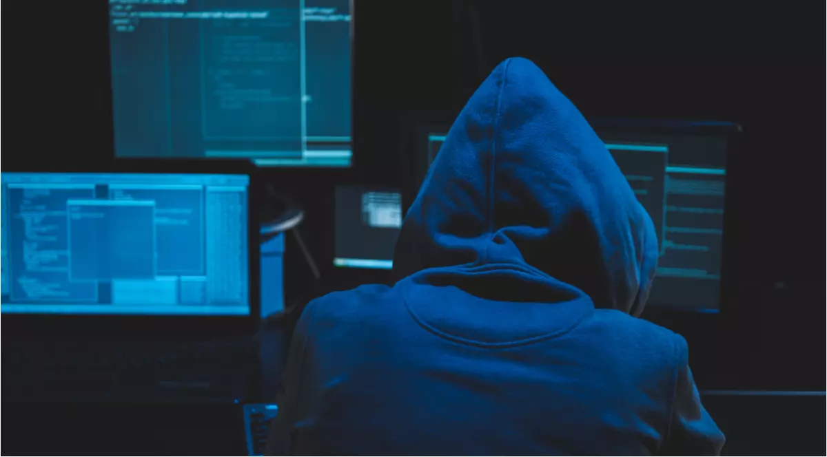 Imagine cu caracter ilustrativ pentru hacker