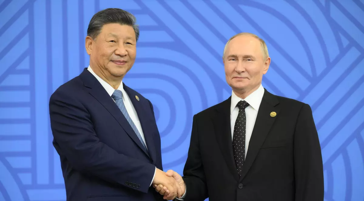 Xi Jinping (stânga) și Vladimir Putin în cadrul unei întâlniri anterioare Foto: Hepta