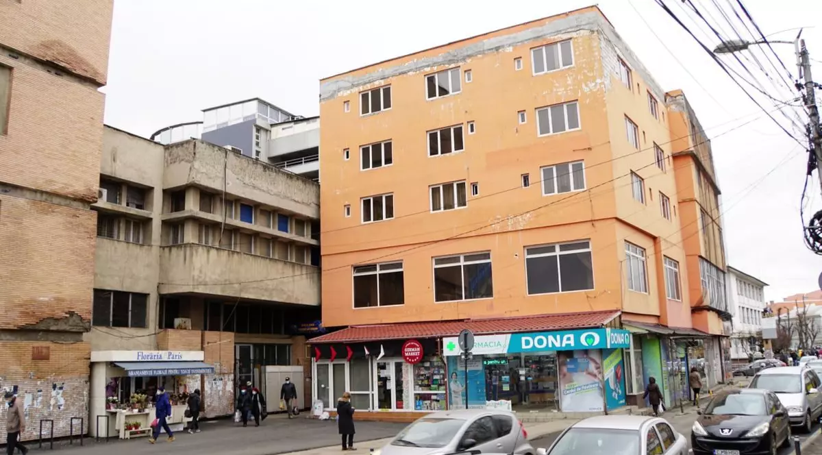 Hotelul Cristian din Cluj-Napoca nu poate fi demolat, deși e construit ilegal