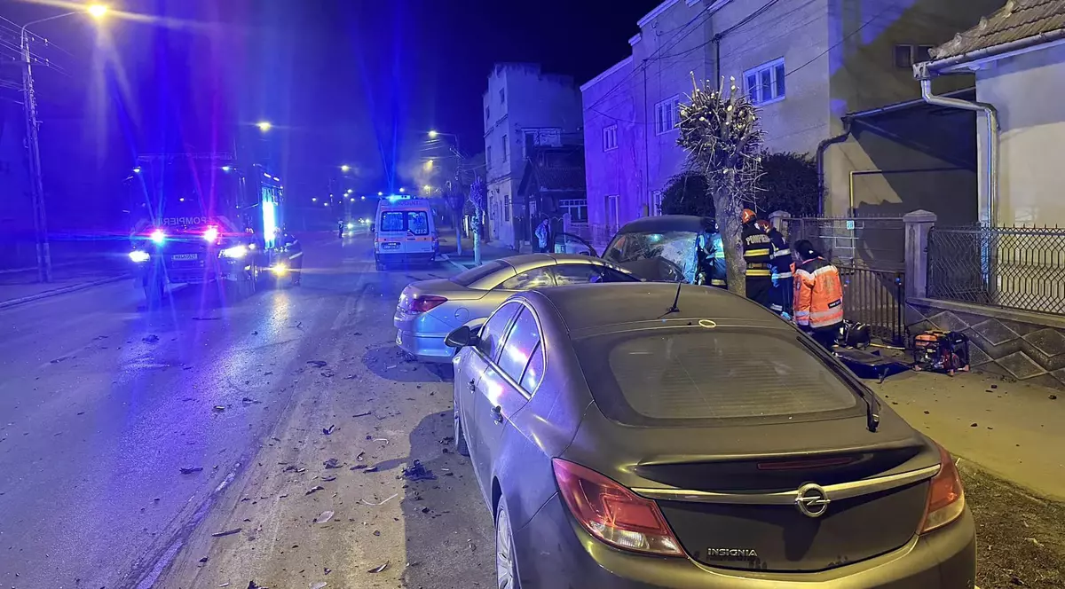 Imagine de la locul accidentului mortal petrecut la Câmpia Turzii. O mamă a doi copii a fost ucisă de un șofer de 19 ani