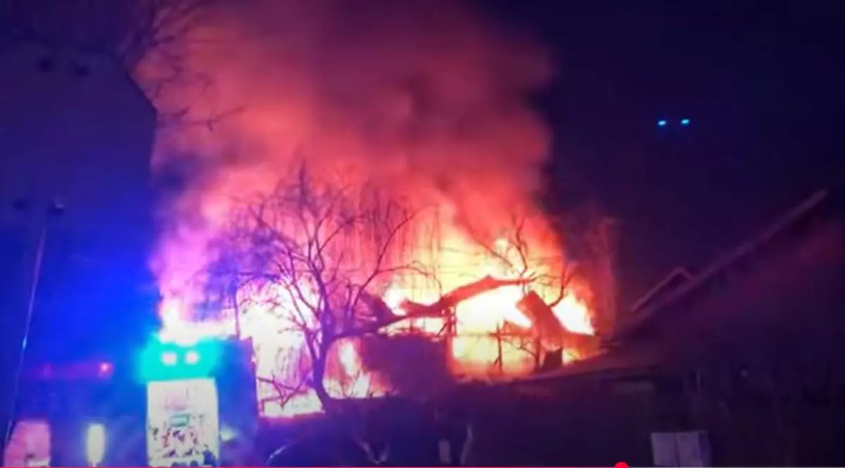 Incendiu care a cuprins două case în Ploiești și a rănit 3 cadre militare, 7 februarie 2025