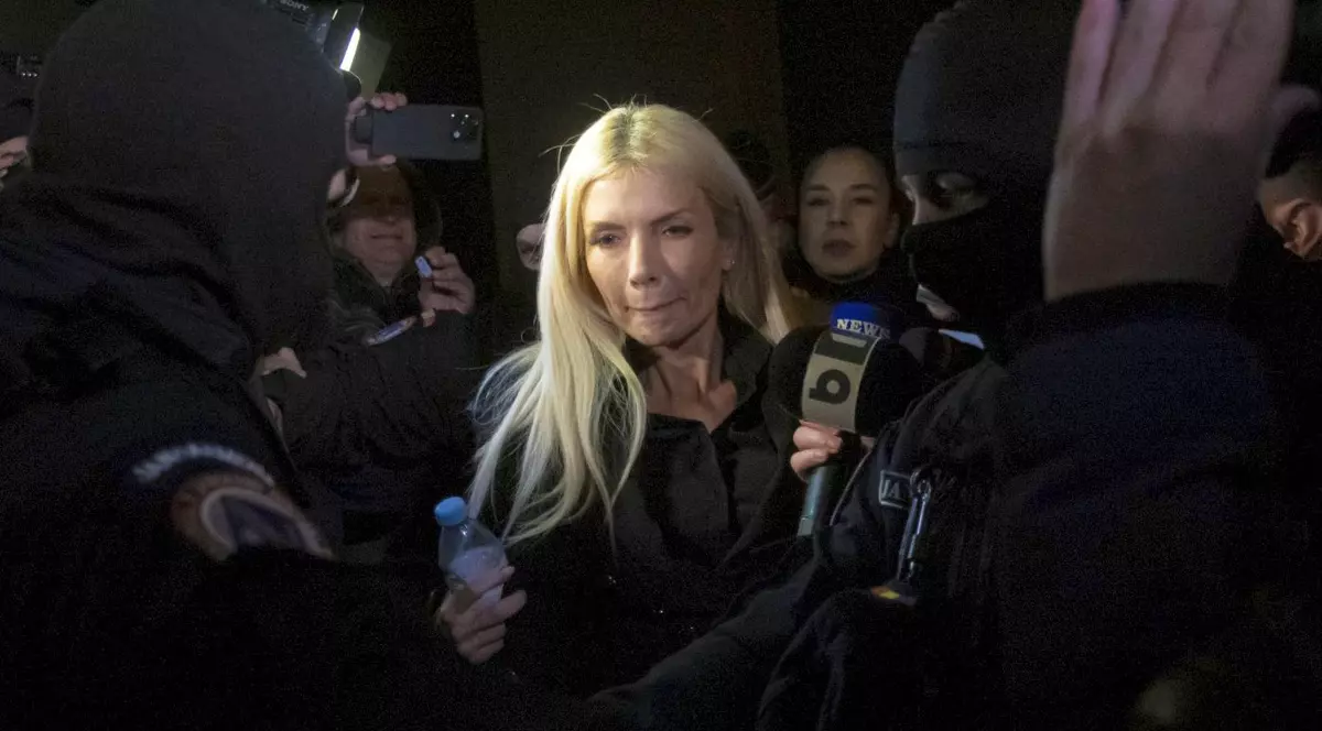 Laura Vicol a fost reținută de procurorii DIICOT pentru 24 de ore în dosarul Nordis, alături de soțul ei, Vladimir Ciorbă. Foto: Hepta