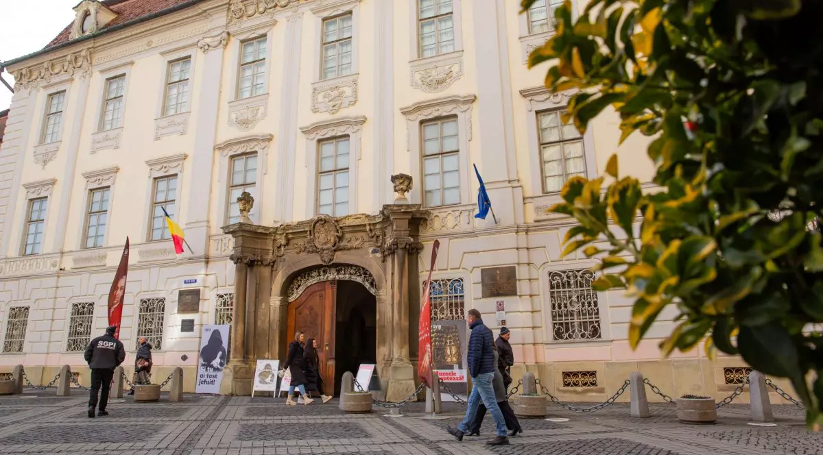 Muzeul National Brukenthal din Sibiu, marti, 28 ianuarie 2024. Institutia va fi inchisa pana vineri, intr-o campanie numita „Si tu ai fost jefuit! Muzeele conteaza!”, organizata pentru sustinerea muzeelor si angajatilor acestora, de constientizare si atentionare cu privire la protejarea patrimoniului cultural national. OVIDIU MATIU / MEDIAFAX FOTO