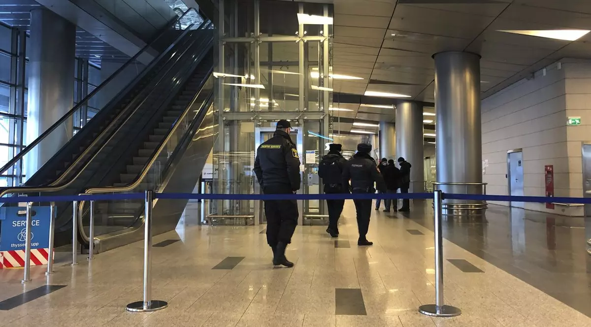 Polițiști în Aeroportul Vnukovo din Moscova, Imagine cu caracter ilustrativ Foto: Profimedia