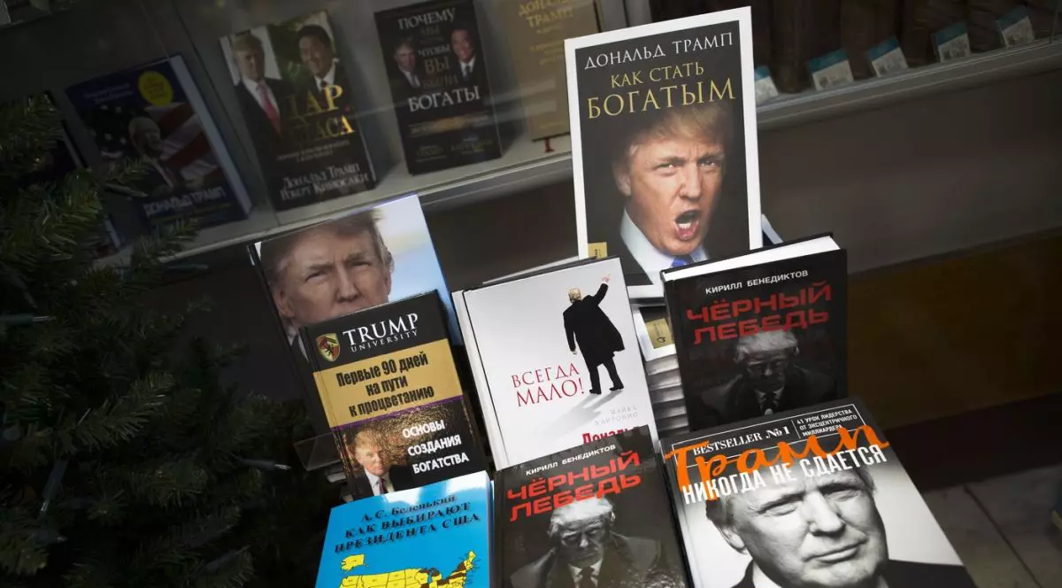 Rușii au început să cumpere cărți despre Donald Trump. „Arta negocierii”, cea mai vândută lucrare a președintelui american