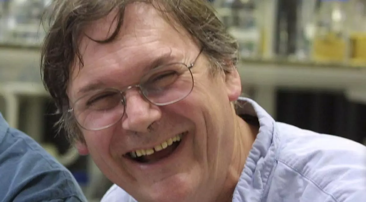 Tim Hunt, laureat al Premiului Nobel pentru Medicină, într-un laborator din Londra.
