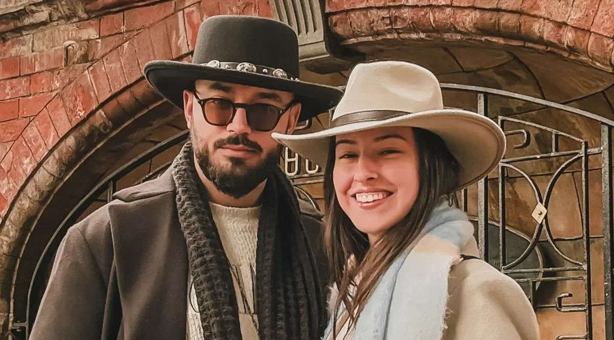Victor Dorobanțu, actorul român care joacă în „Wednesday", vorbește în premieră despre iubita lui. Cum a început, de fapt, povestea lor de dragoste: „M-a abordat ea pe mine”