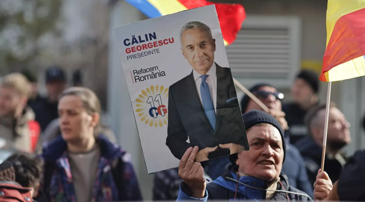 susținătorii lui Călin Georgescu, protest la Parchetul General