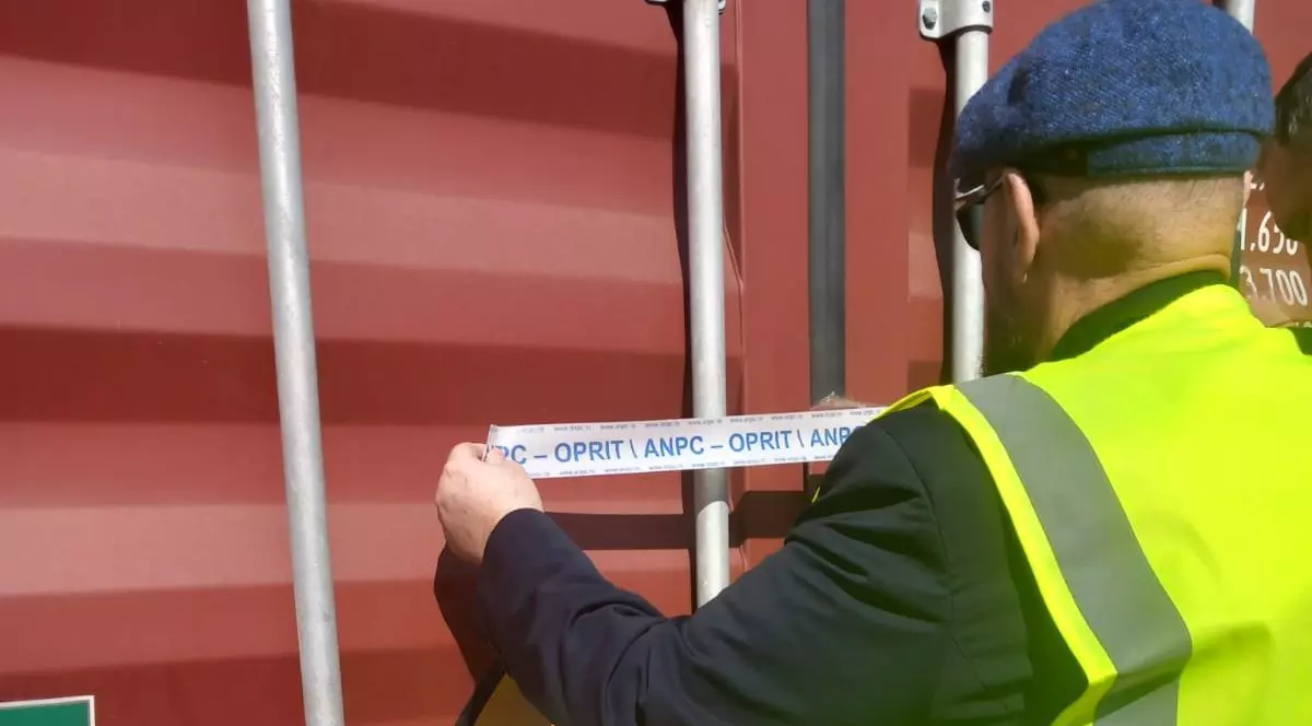 ANPC a intrat și în Portul Constanța. Zeci de containere, sigilate pentru nereguli. Piedone: „Odată ce am intrat în Schengen, TIR-urile nu mai sunt verificate”