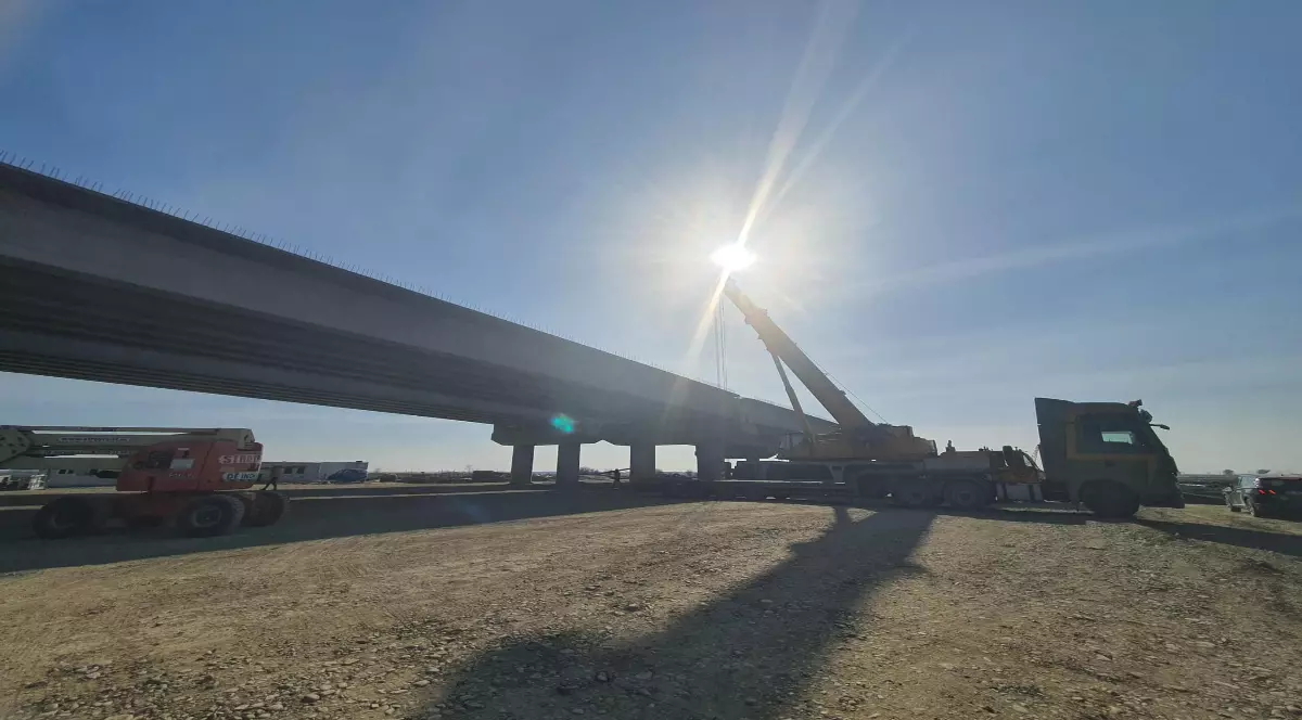 autostradă în construcție