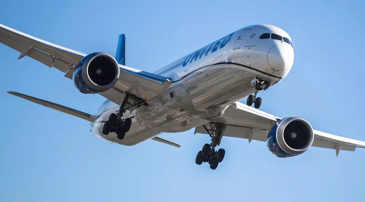 Un avion în timpul zborului
