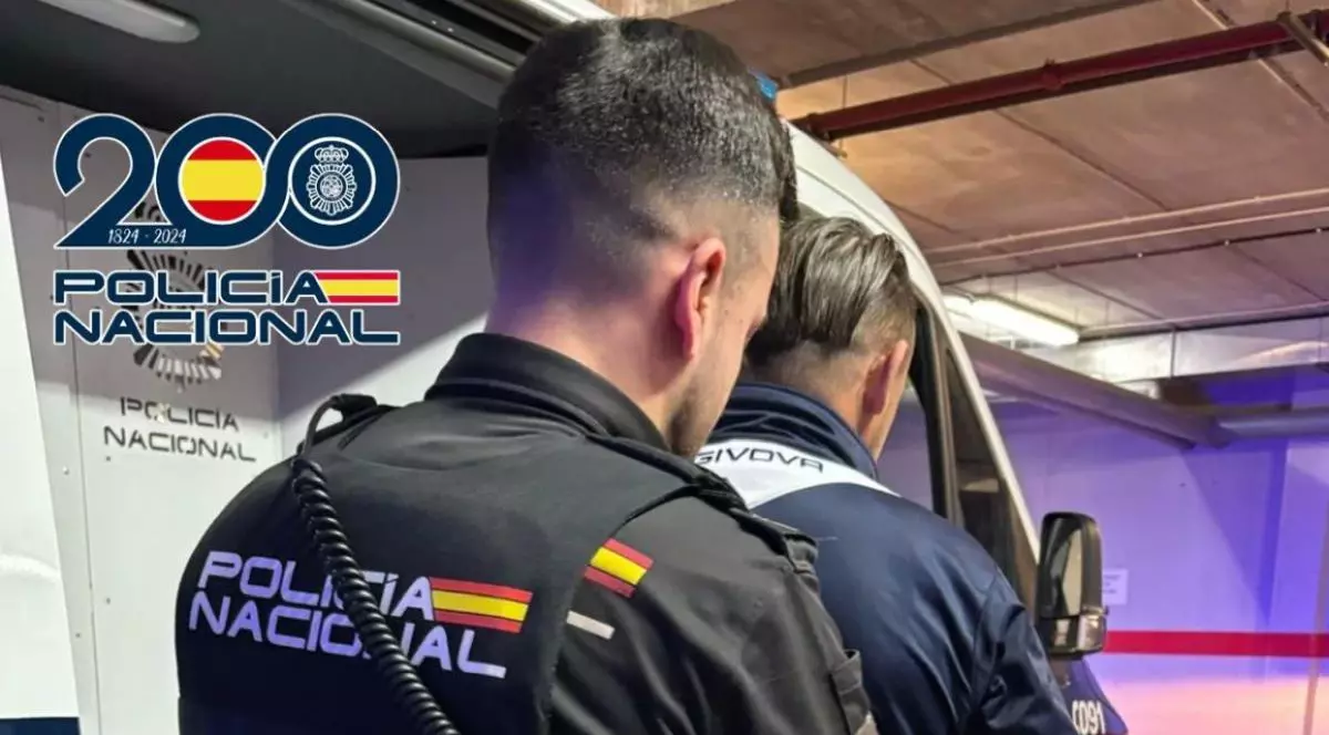 Fugarul român, îmbrăcat cu un trening bleumarin, a fost prins de poliția din Spania într-un autobuz