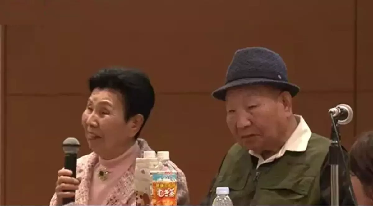 Japonezul care a achitat pentru crimă, după ce a stat mulți ani în închisoare, în instanță, alături de sora sa