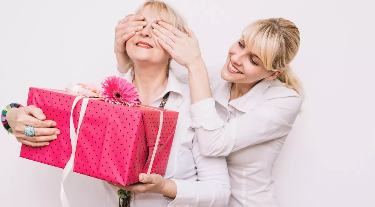 Mama, eroul din umbră: Cadoul de 8 Martie care-i arată cât de mult o apreciezi