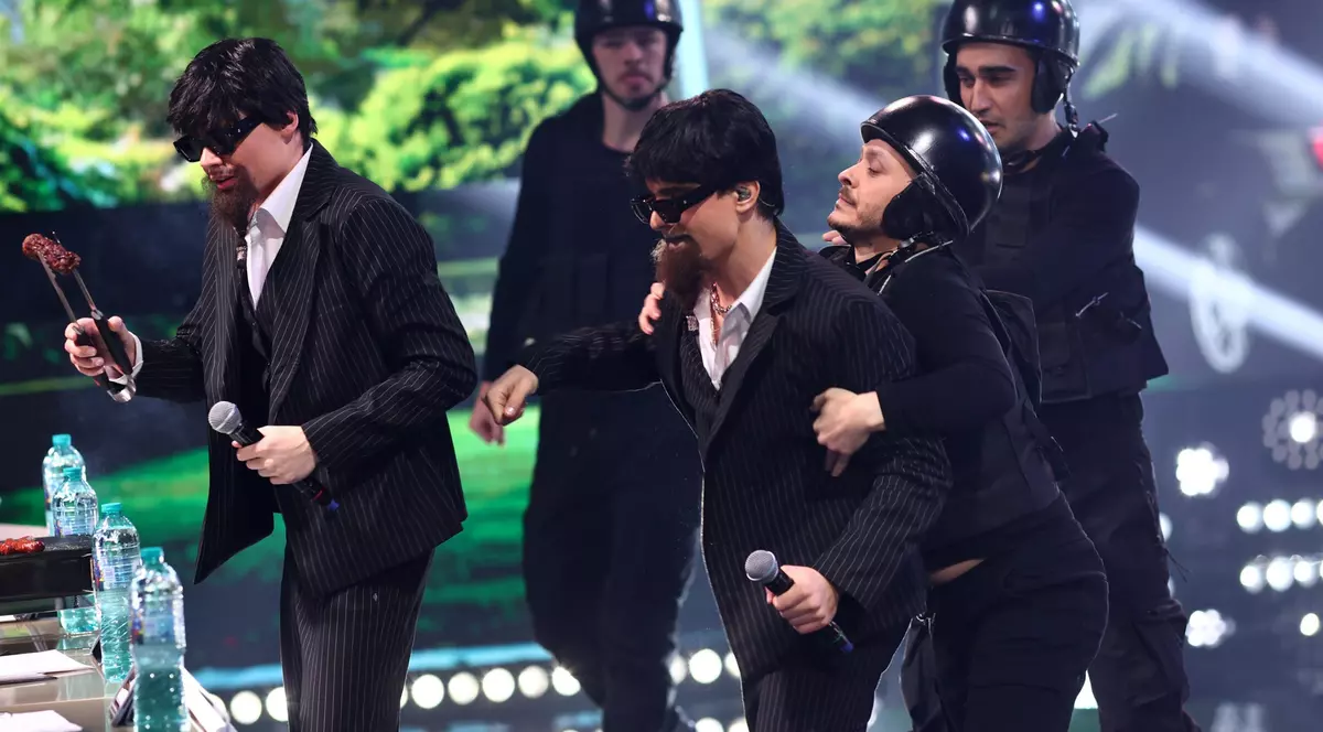 Mark Stam și Cristian Porcari s-au transformat în Theo Rose