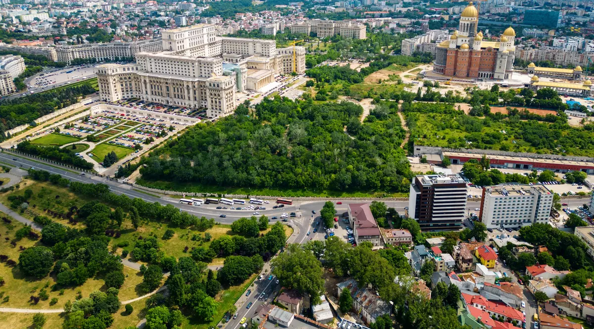 Poză cu orașul București realizată din aer, cu drona