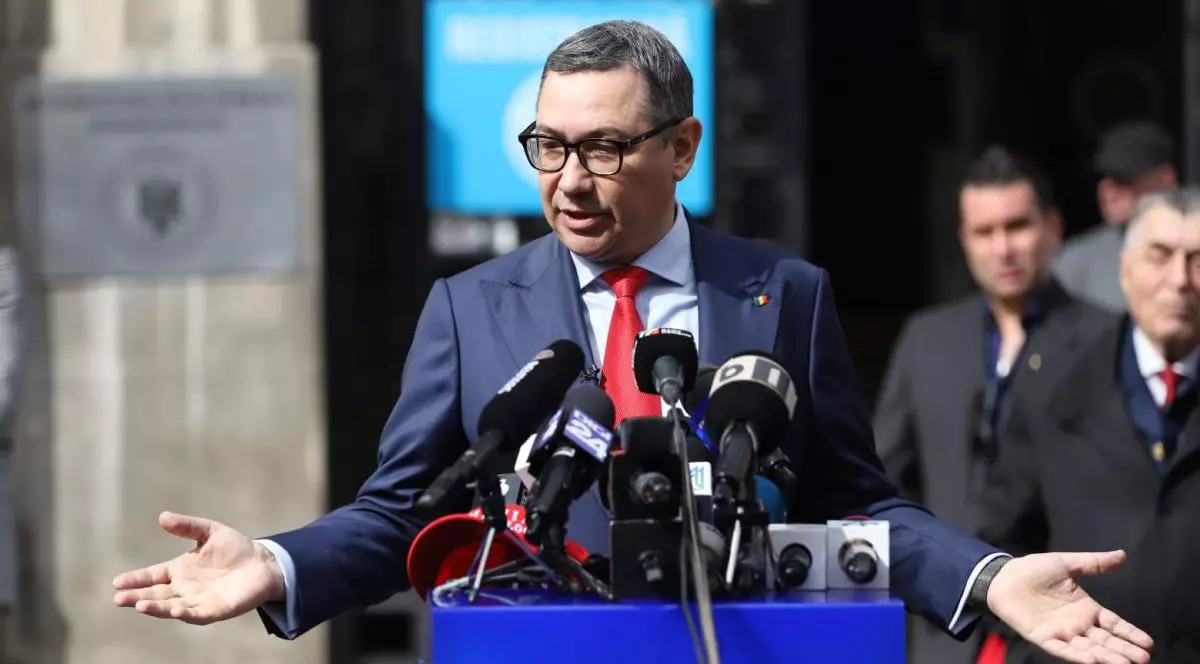 Victor Ponta și-a depus pe 12 martie candidatura la alegerile prezidențiale la BEC