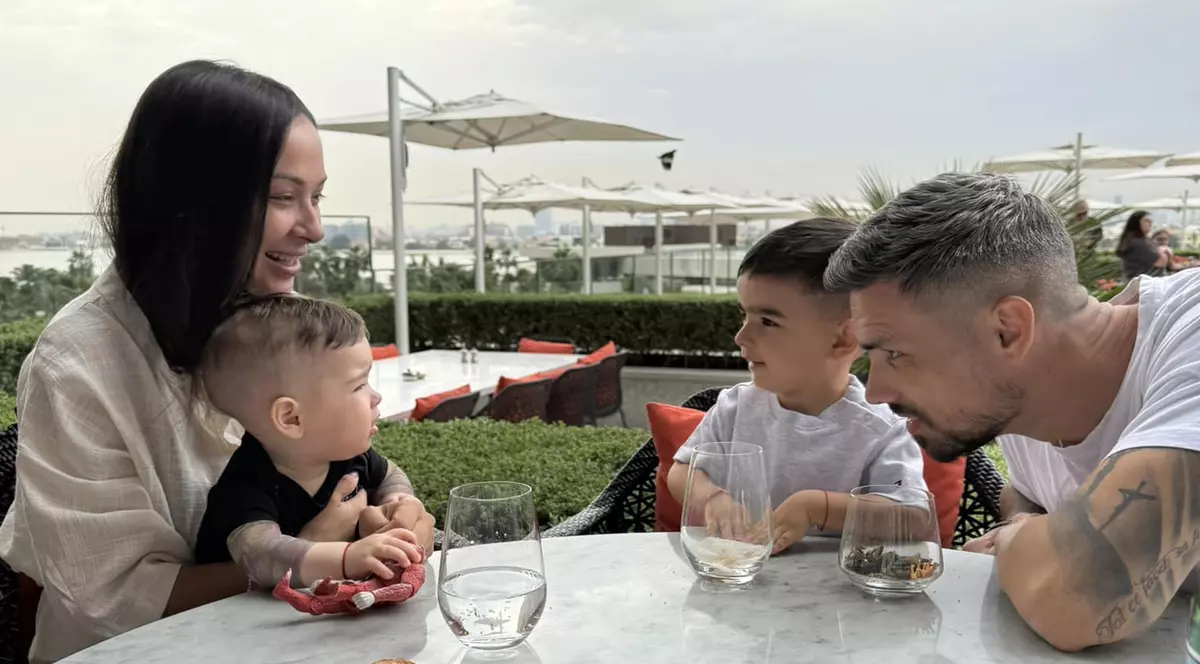 Vlăduța Lupău și Adi Rus, vacanță de vis alături de copii. S-au cazat într-un hotel pe apă. Cât au plătit pentru un sejur