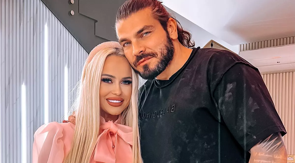 Anda Adam a împlinit 45 de ani. Ce mesaj i-a transmis soțul ei și ce tort spectaculos a primit artista