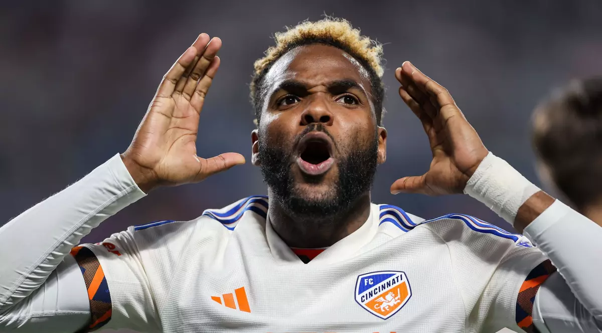Noi detalii despre moartea fostului fotbalist rapidist Aaron Boupendza, în China: „M-a lovit violent cu cotul și, brusc, s-a aruncat”
