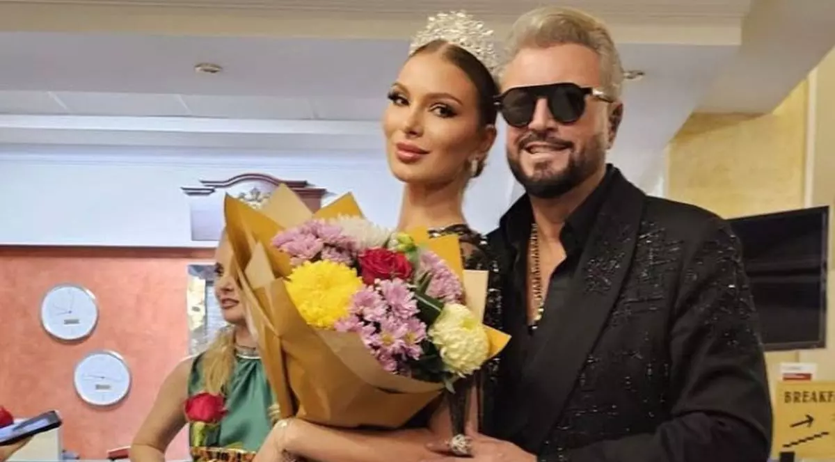 Cătălin Botezatu, alături de Nicolle Fota, iubita lui