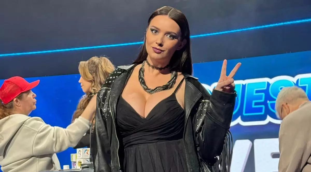 Diana Dumitrescu prezintă „Top Invers - Eroii Comediei” la TVR