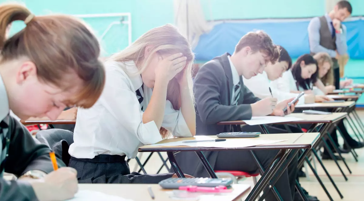 Elevi examen. Foto ilustrativ. Shutterstock