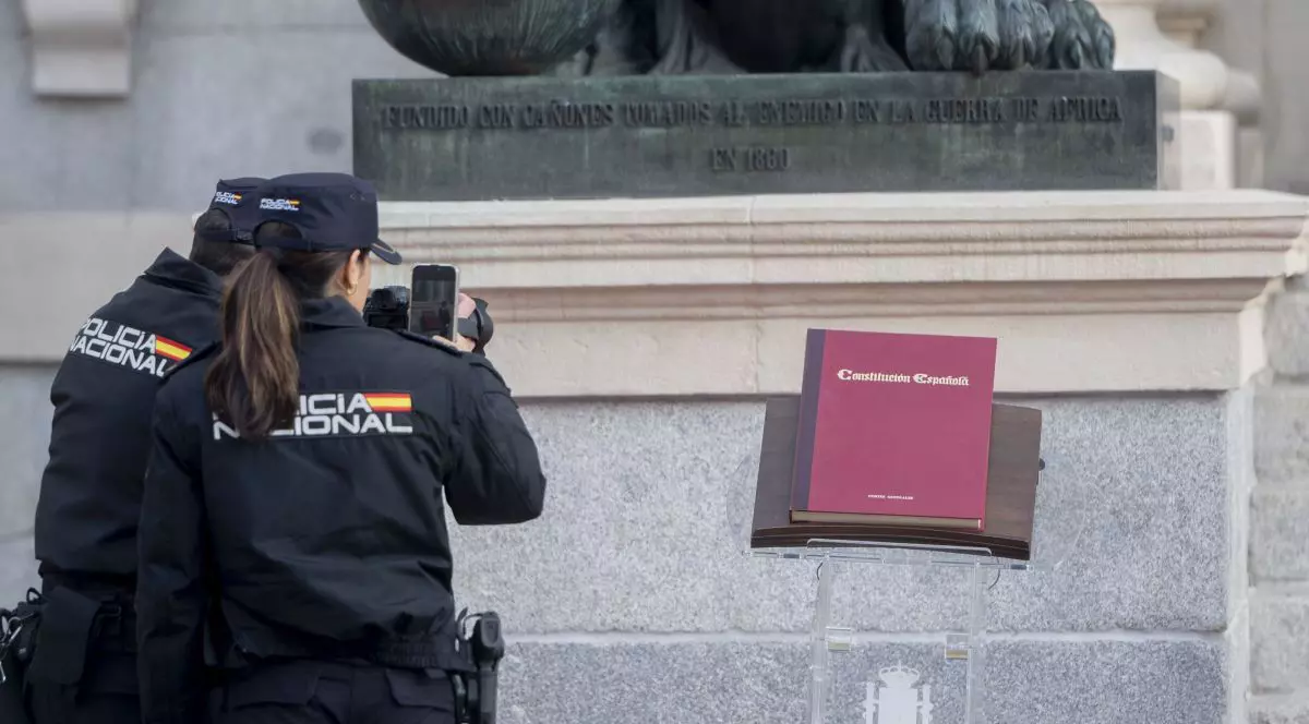 O femeie s-a prefăcut 16 ani că este mută ca să încaseze pensie. Dar s-a dat de gol când un detectiv i-a cerut o adresă