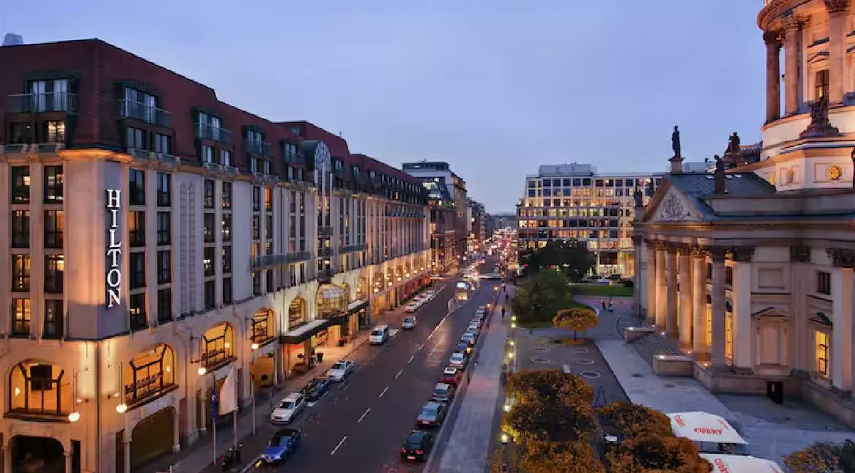 Împușcături la hotelul Hilton din Berlin: cel puțin un rănit, sunt căutați doi suspecți