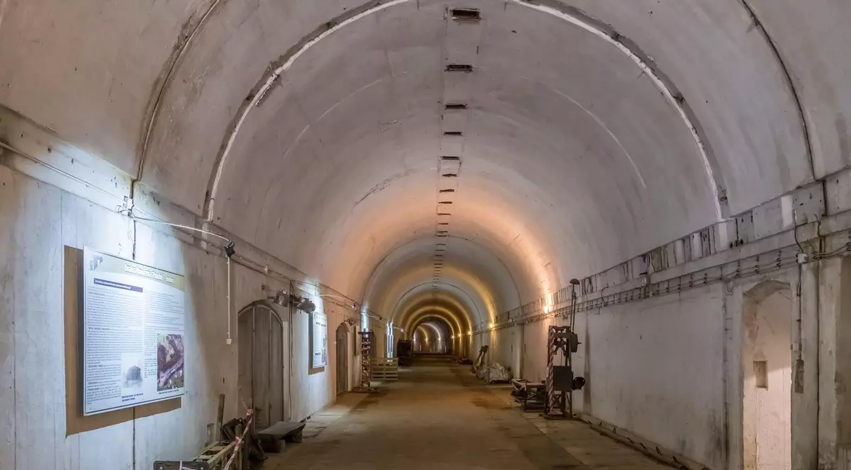 În interiorul buncărului de tren Stepina, folosit de Hitler Foto: Profimedia