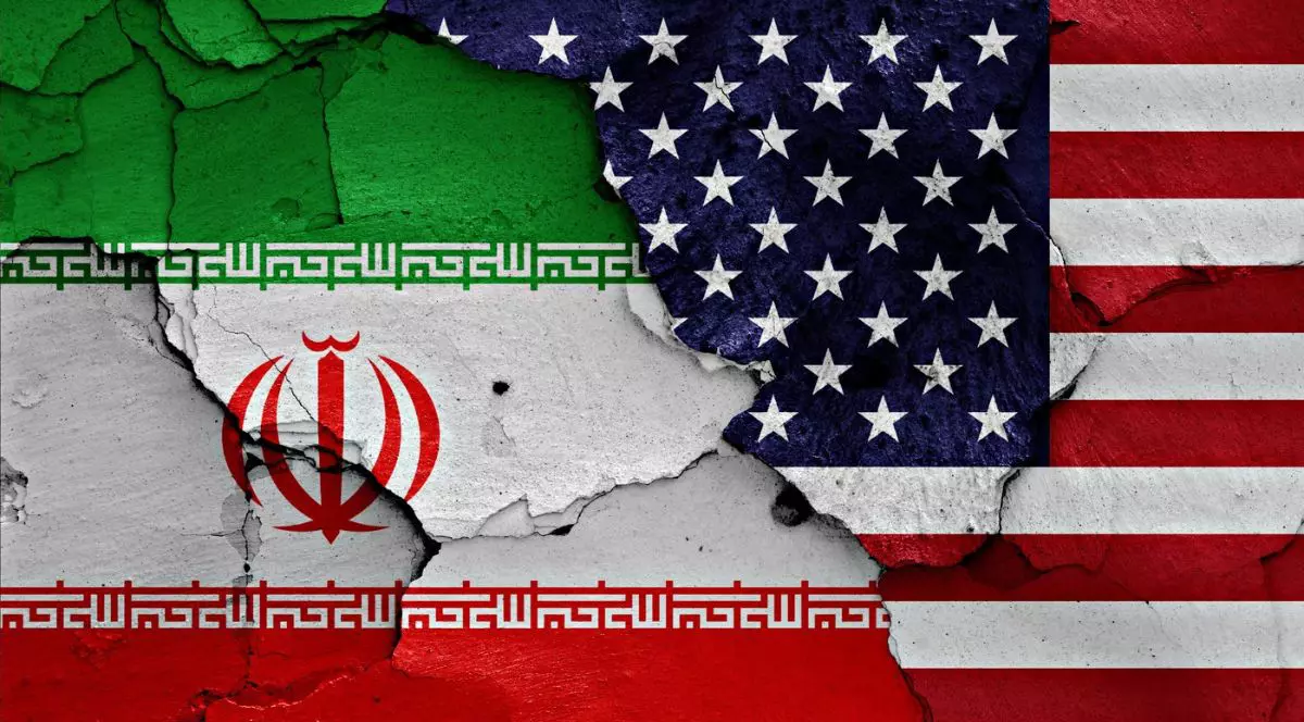 drapeluri Iran și SUA