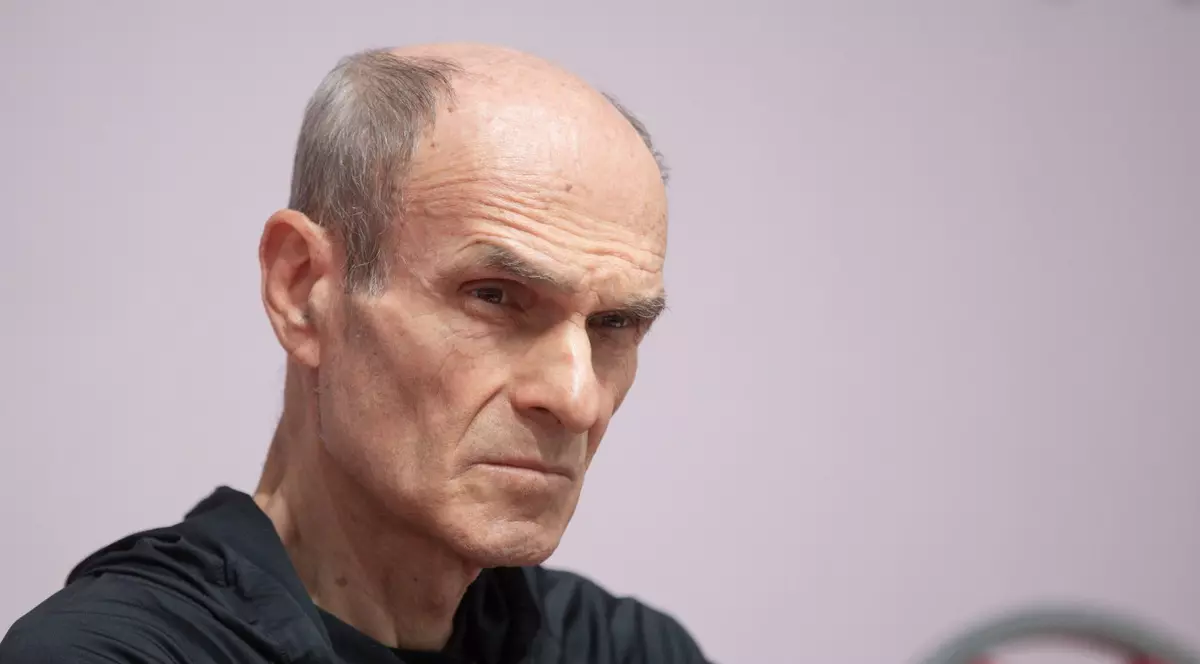 Cristian Tudor Popescu îl va vota pe Crin Antonescu la alegerile prezidențiale de luna viitoare, și nu pe Nicușor Dan. Foto: Shutterstock