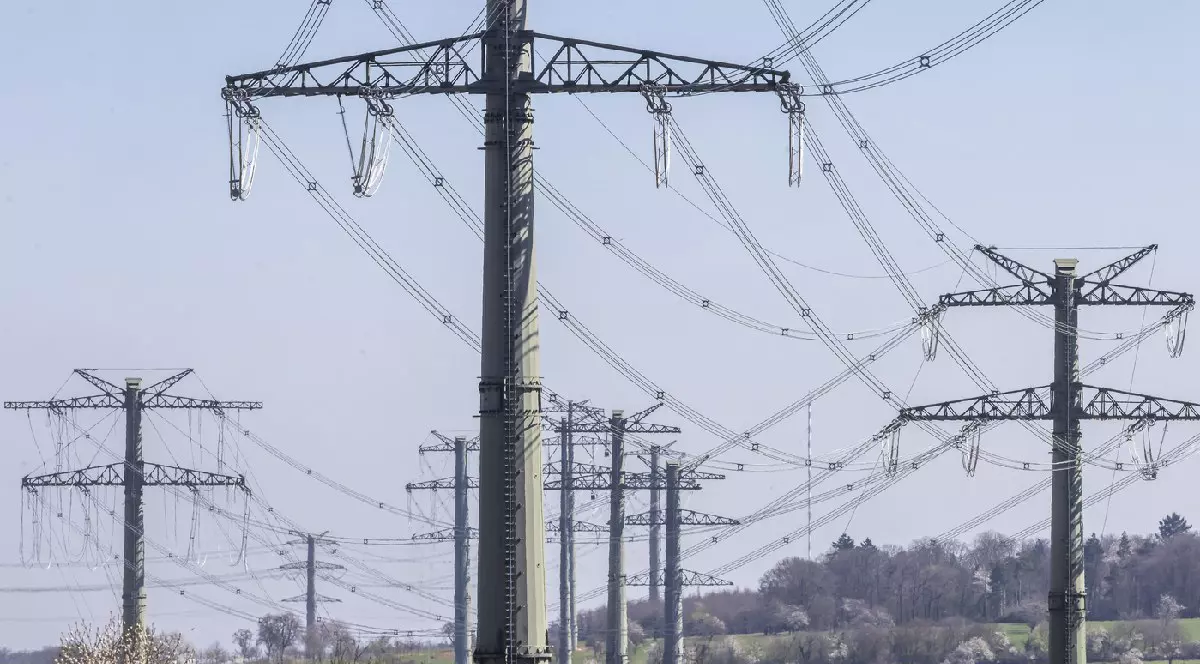 stalpi de curent electric