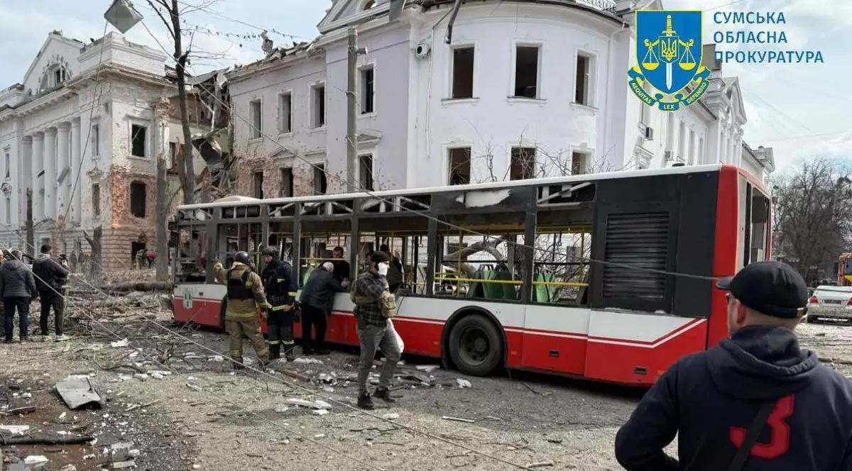 Rușii atacă până și autobuze care transportă oameni în Duminica Floriilor Foto: X