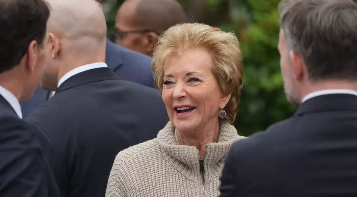 Secretarul educației din SUA, Linda McMahon