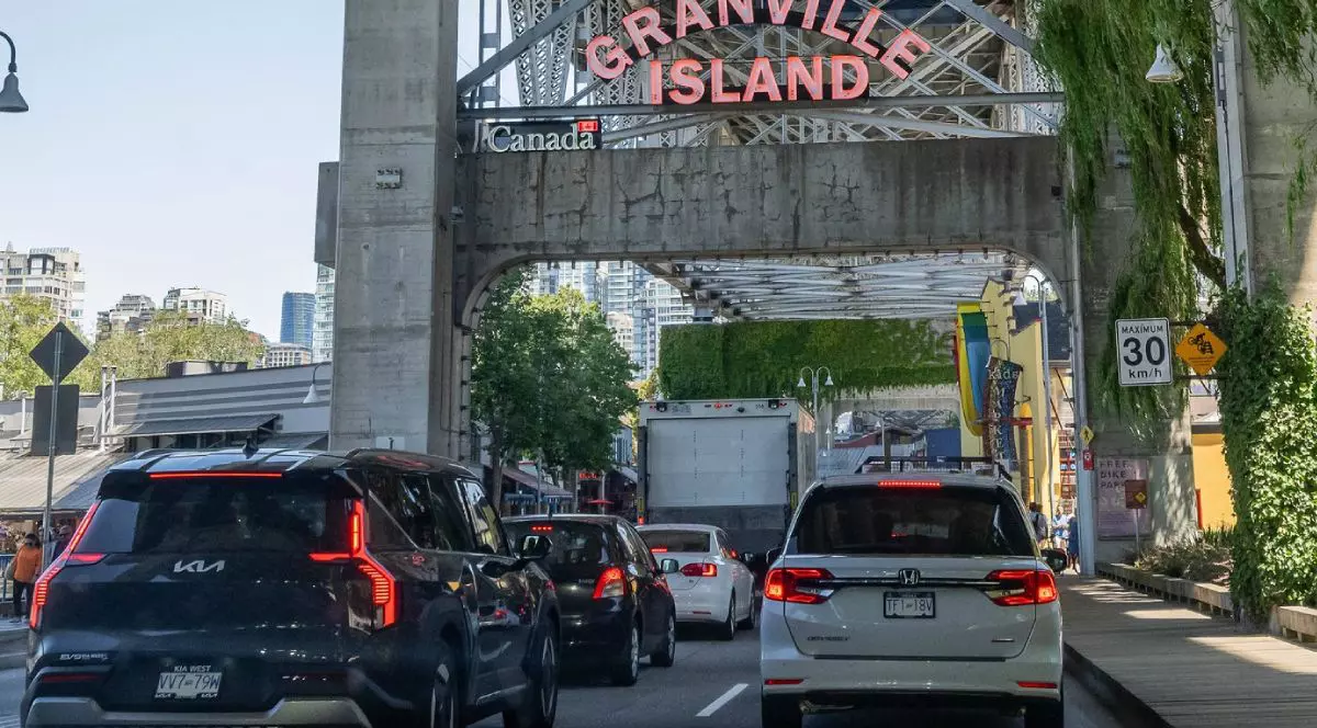 Masini și trafic aglomerat in Vancouver, Canada