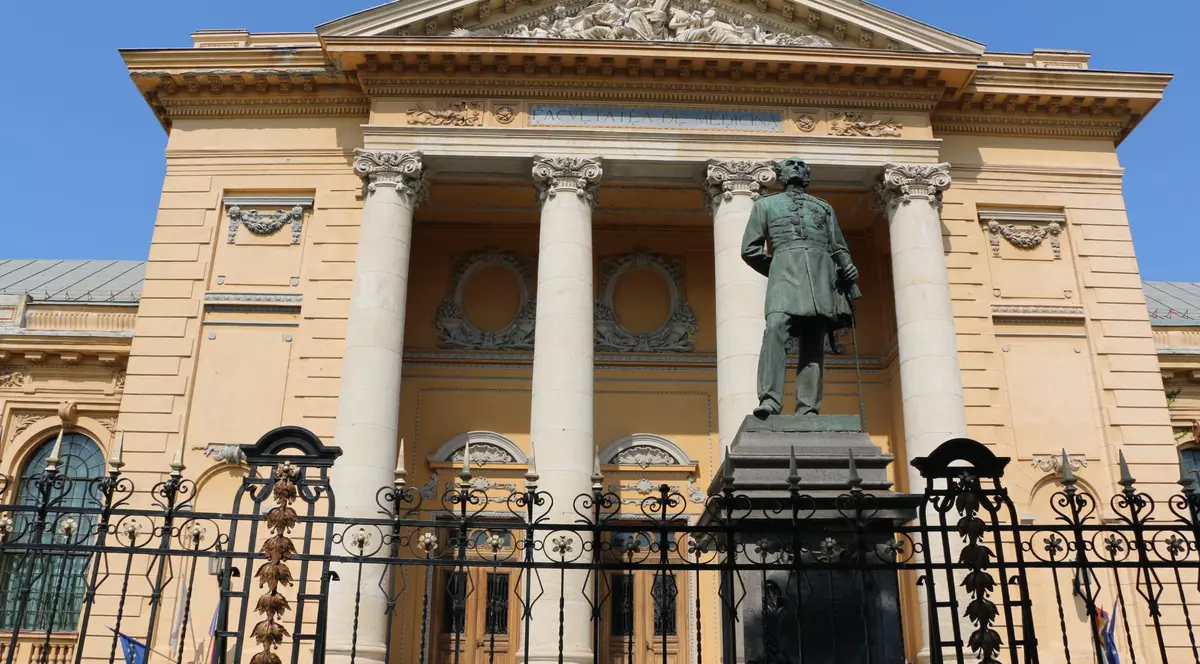 Universitatea de Medicină și Farmacie _Carol Davila_