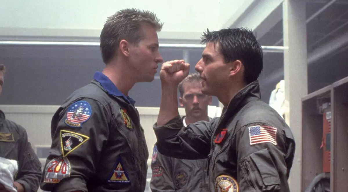 Val Kilmer și Tom Cruise în filmul „Top Gun”