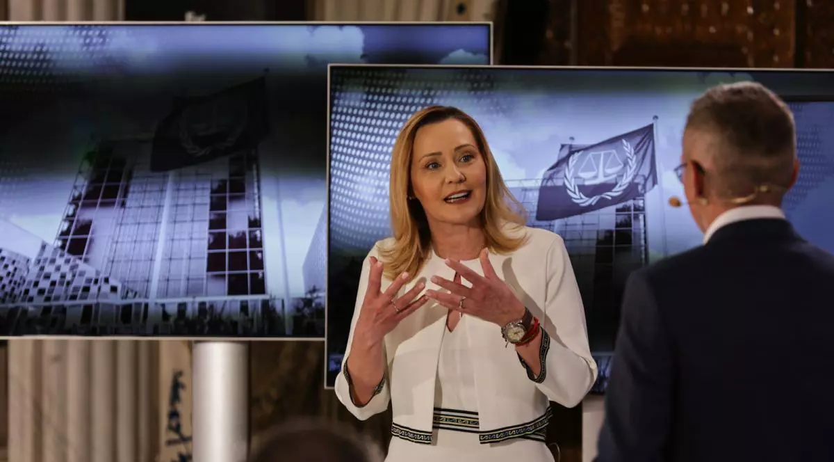 Elena Lasconi vorbește în timpul dezbaterii prezidențiale din 28 aprilie 2025