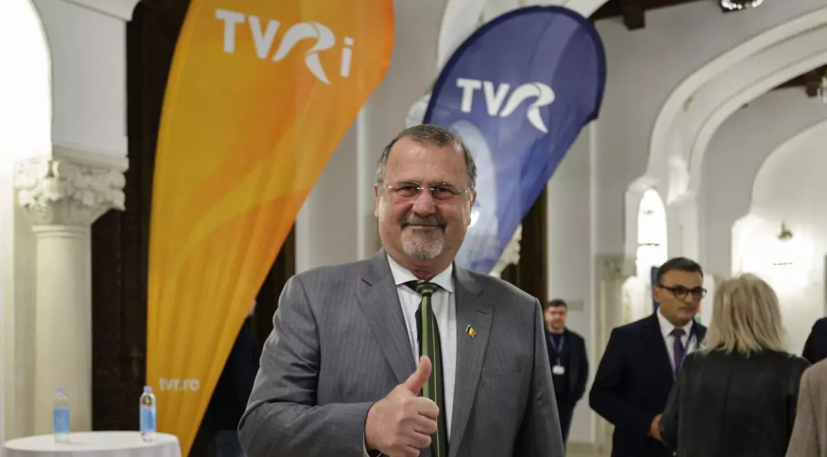 John Ion Banu în timpul dezbaterii prezidențiale din 29 aprilie 2025, organizată de TVR la Palatul Cotroceni